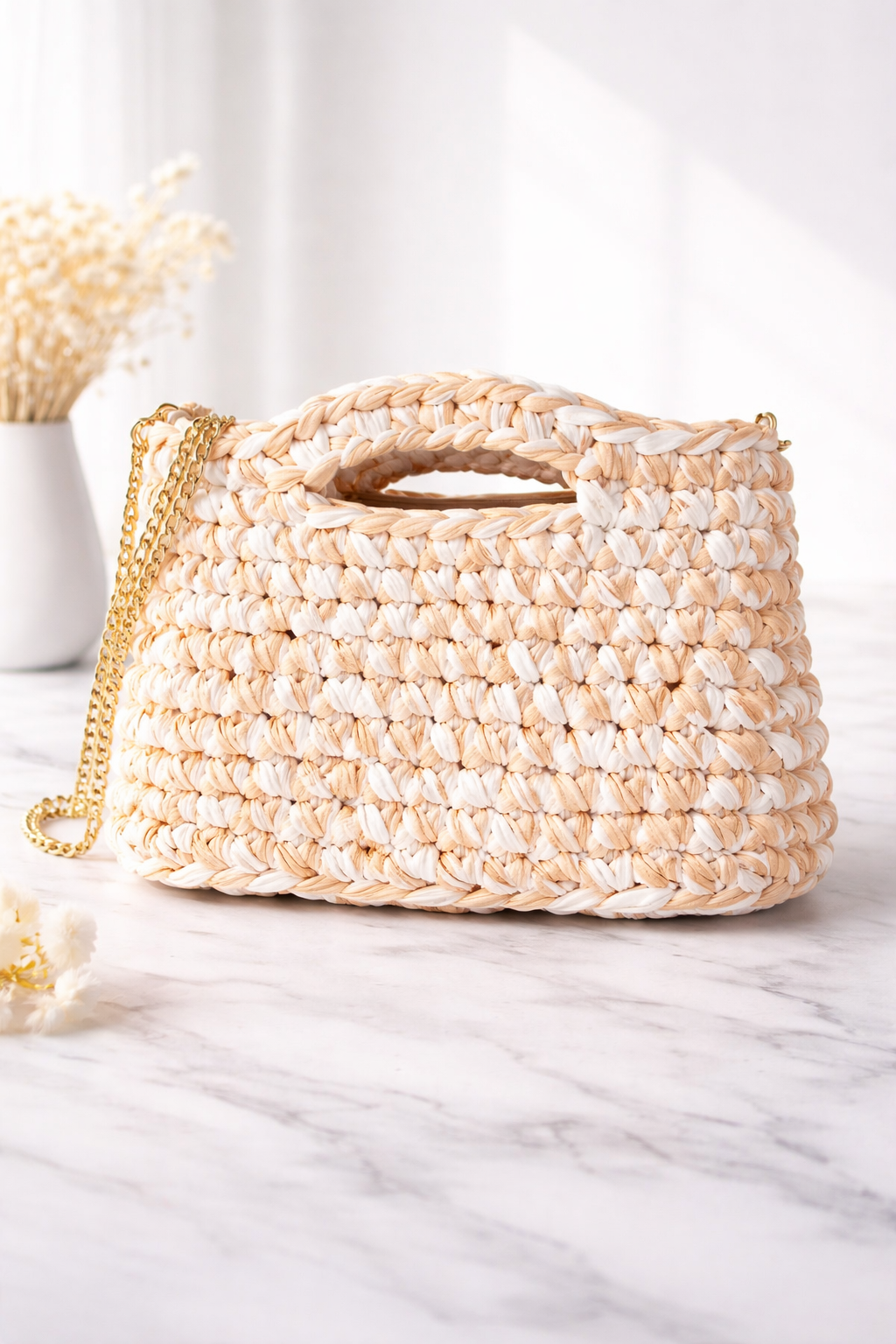 Sac Tressé Bicolore – Élégance Artisanale & Chaîne Dorée