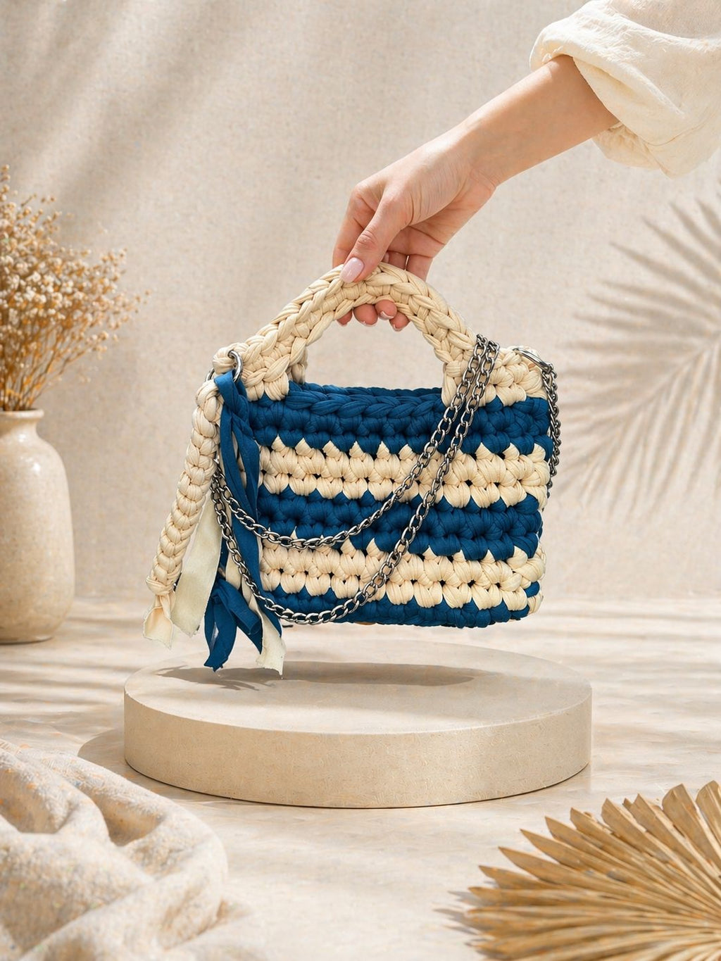 Sac crochet artisanal bicolore – Élégance naturelle & style unique