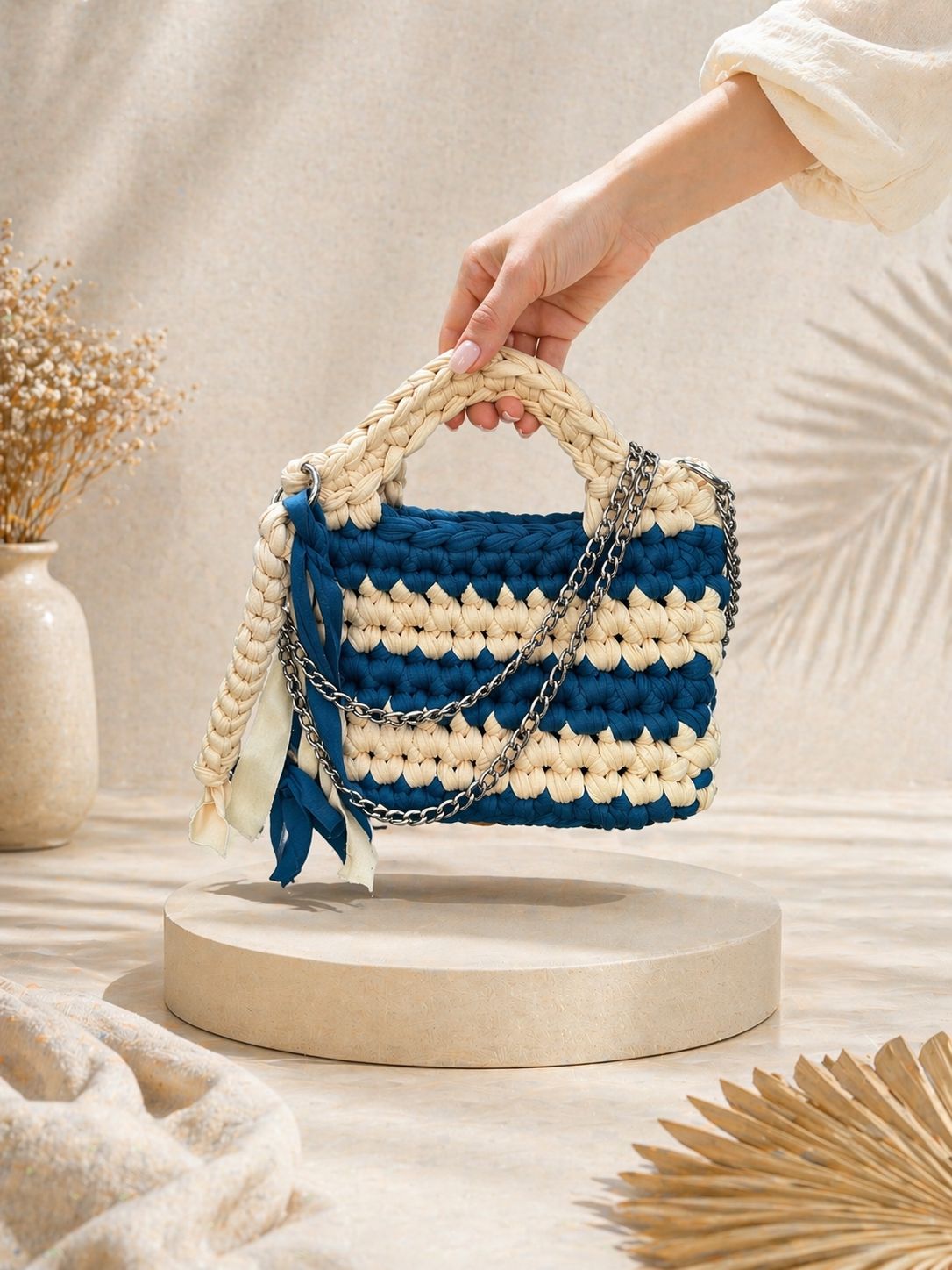 Sac crochet artisanal bicolore – Élégance naturelle & style unique